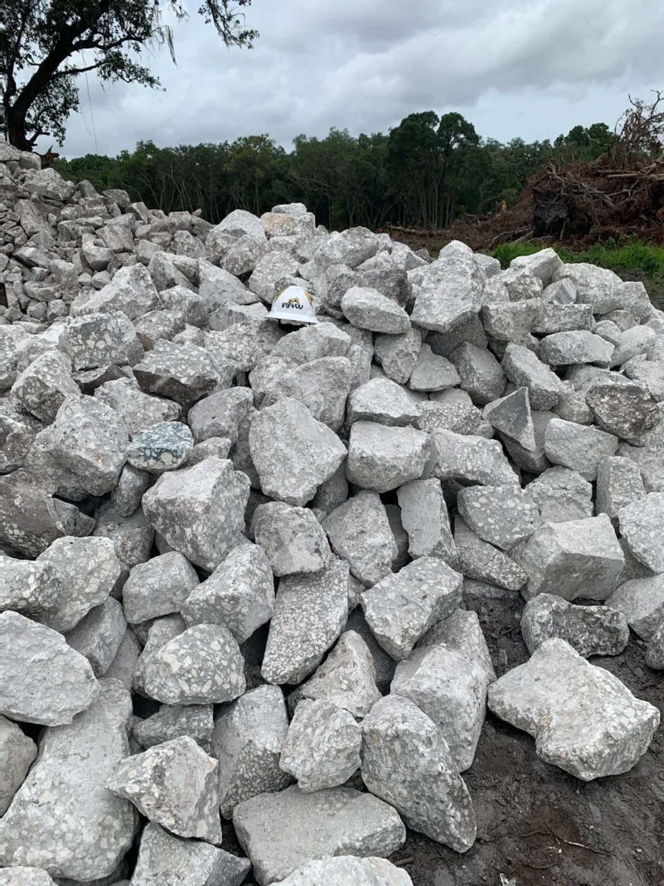 Organic topsoil and aggregate at PAW Materials